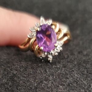 Estate 10ky Gold 1.00 CT Amethyst & Diamond Ring